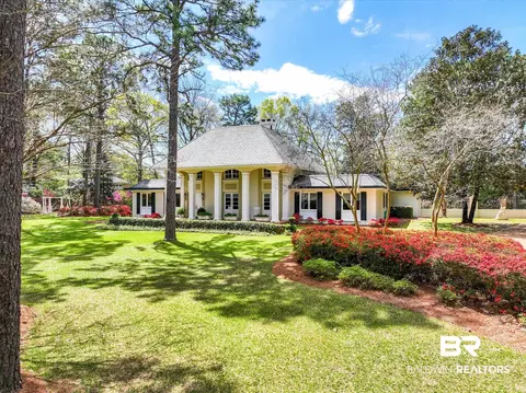 5825 S Fairfax Rd, Mobile, AL 36608