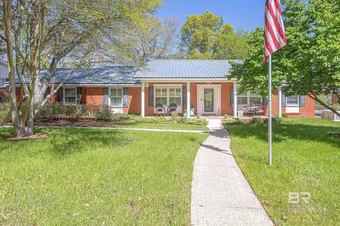 141 Fairway Dr, Daphne, AL 36526