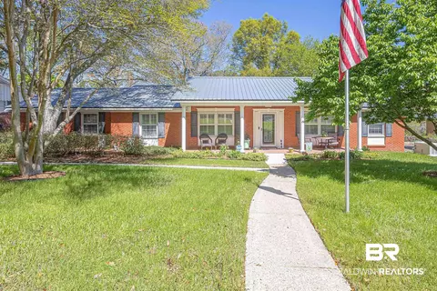 141 Fairway Dr, Daphne, AL 36526