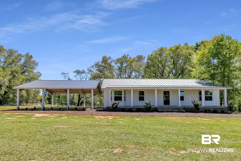 24131 Meadow Creek Dr, Robertsdale, AL 36567