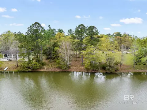 712 Northshore Dr, Bay Minette, AL 36507