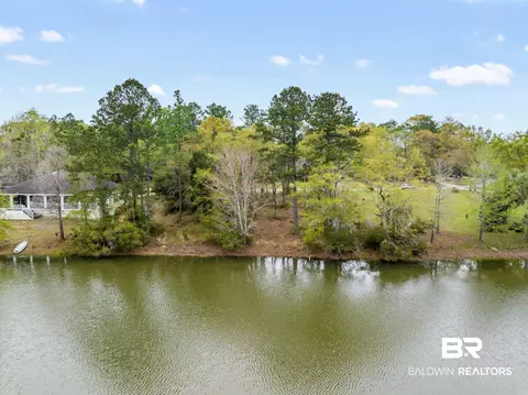 712 Northshore Dr, Bay Minette, AL 36507