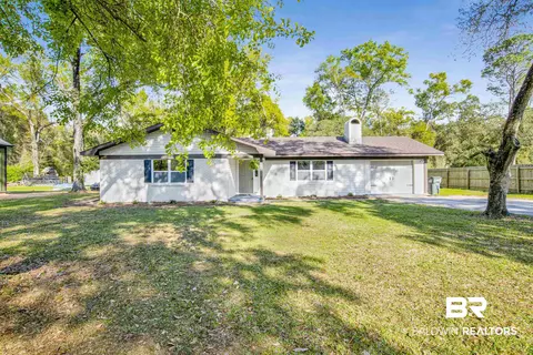 10182 Pineview Dr, Foley, AL 36535