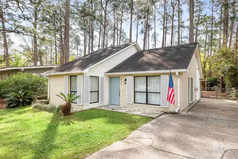 821 E 23rd Ave, Gulf Shores, AL 36542