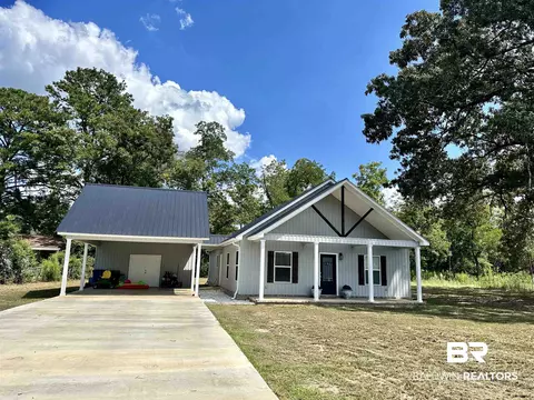 1704 Escambia Ave, Brewton, AL 36426
