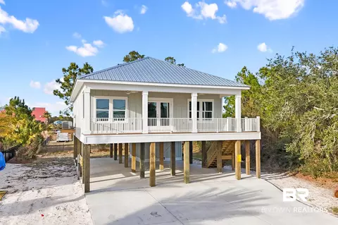 142 W 6th Ave, Gulf Shores, AL 36542