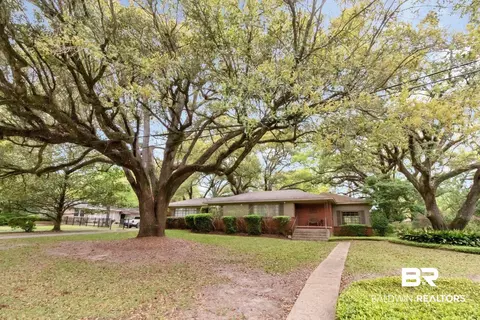 3856 Mountain Dr, Mobile, AL 36693 photo 1