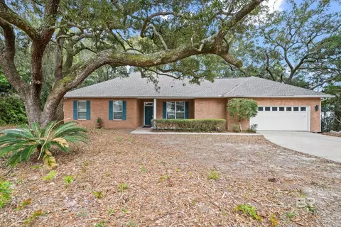 2116 Clubhouse Dr, Lillian, AL 36549