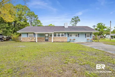642 E 23rd Ave, Gulf Shores, AL 36542