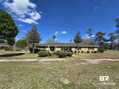 501 Mcrae St, Atmore, AL 36502