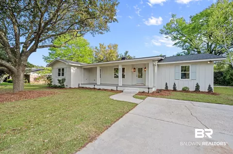 802 Prospect Ave, Fairhope, AL 36532