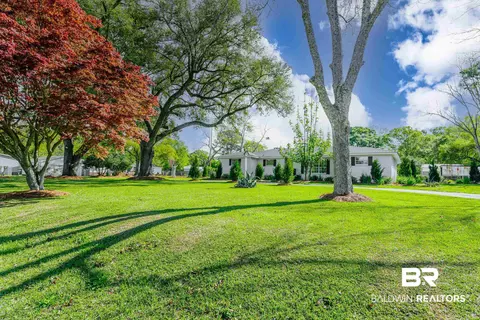 5529 Mcdonald Rd, Theodore, AL 36582