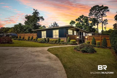 244 Suzanne Cir, Mobile, AL 36608