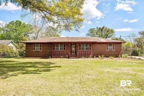 506 Manvail Ct, Saraland, AL 36571