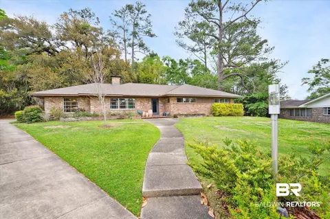 312 E Indian Creek Dr, Mobile, AL 36607
