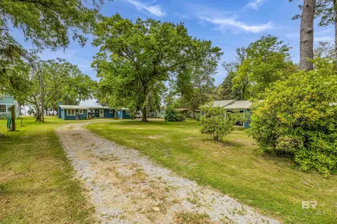9913 Beach Rd, Foley, AL 36535