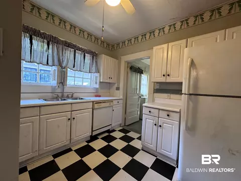 110 Florence Pl, Mobile, AL 36607 photo 5