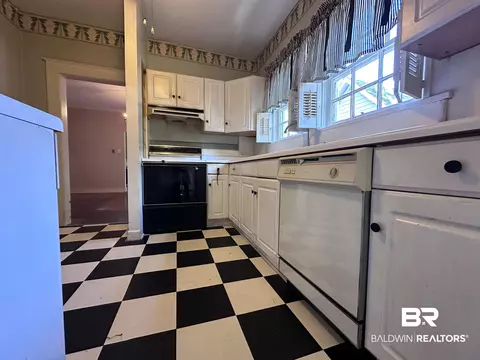 110 Florence Pl, Mobile, AL 36607 photo 7