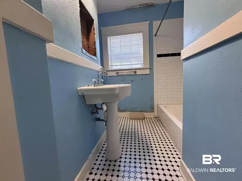 110 Florence Pl, Mobile, AL 36607 photo 9