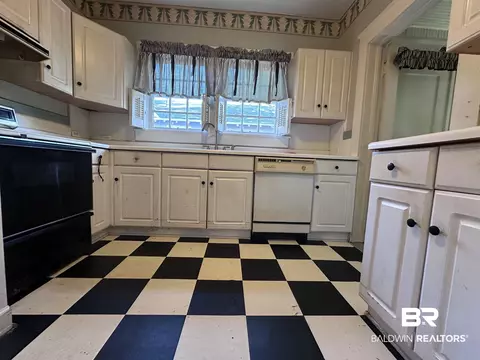110 Florence Pl, Mobile, AL 36607 photo 6