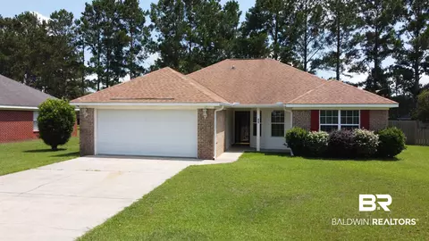 422 Meadow Ln, Foley, AL 36535