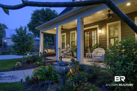 218 Perdido Ave, Fairhope, AL 36532