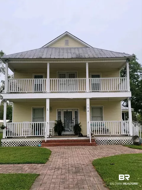 104 NE 1st St, Summerdale, AL 36580