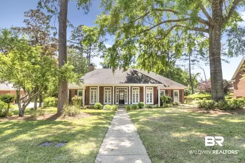 30595 Middle Creek Cir, Daphne, AL 36526