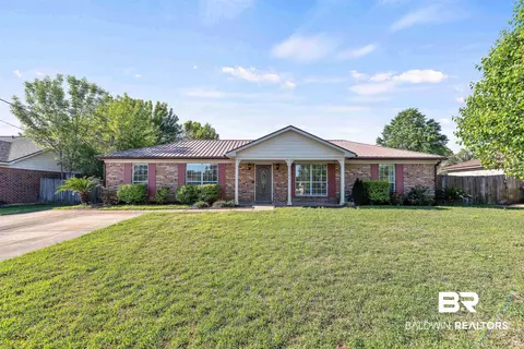21761 Kelsey Dr, Robertsdale, AL 36567