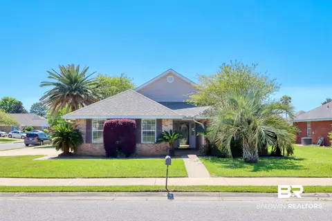 381 Savannah Ln, Gulf Shores, AL 36542