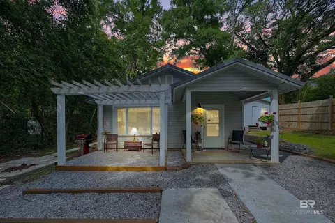 307 Gayfer Ct # B, Fairhope, AL 36532