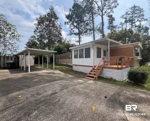 1324 Ridgewood Dr, Lillian, AL 36549