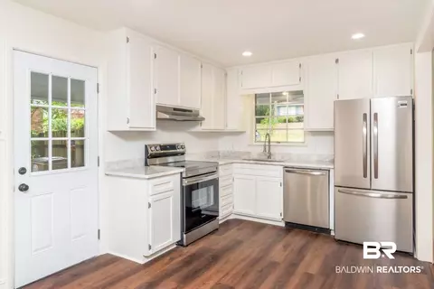607 Markham Dr, Mobile, AL 36609 photo 5