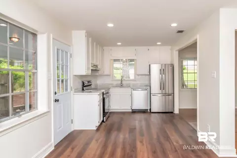 607 Markham Dr, Mobile, AL 36609 photo 6