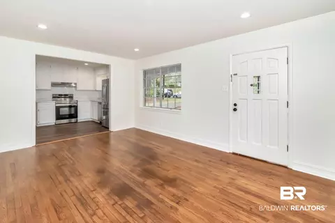 607 Markham Dr, Mobile, AL 36609 photo 3
