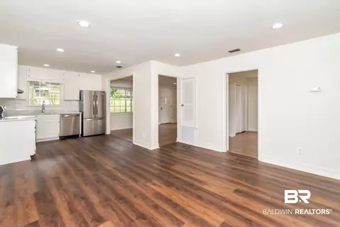 607 Markham Dr, Mobile, AL 36609 photo 8
