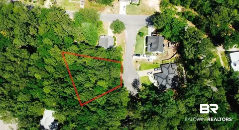 102 Lindsey Cir, Daphne, AL 36526