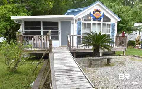 17325 Harris Cir, Gulf Shores, AL 36542