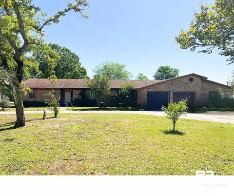 9302 Tuscaloosa Dr, Perdido Beach, AL 36530