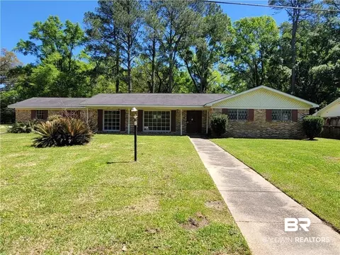 5404 E Scanlan Way, Satsuma, AL 36572