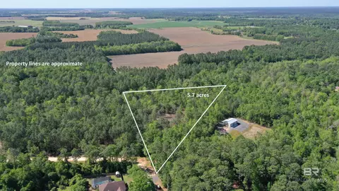 3 Brookwood Dr, Atmore, AL 36502