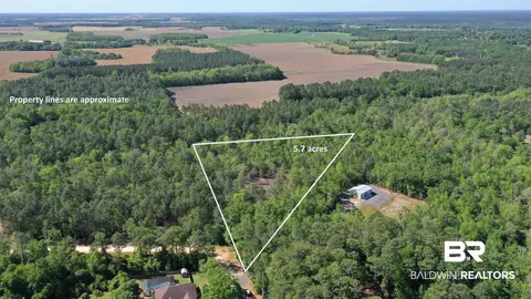 3 Brookwood Dr, Atmore, AL 36502