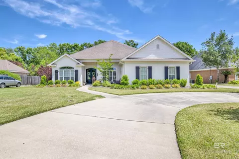 8806 Lakeview Dr, Fairhope, AL 36532