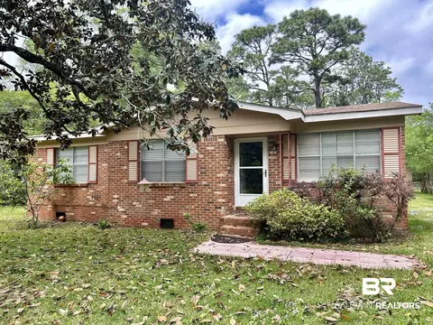 2030 Hollingers Dr, Mobile, AL 36605