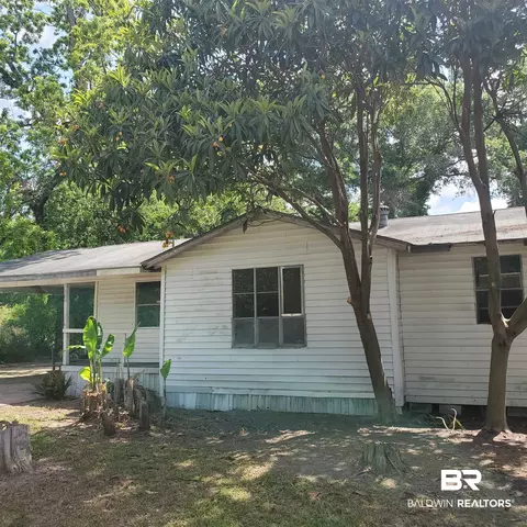 303 Schad St, Brewton, AL 36426