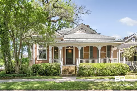 7 Common St, Mobile, AL 36604