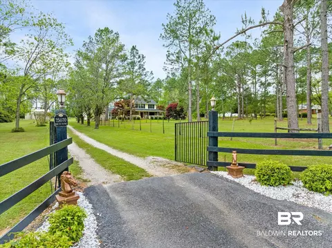 25070 Patterson Rd, Robertsdale, AL 36567