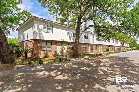226 E 24th Ave #9, Gulf Shores, AL 36542