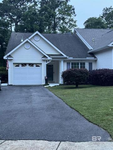 694 E Spring Lake Dr, Mobile, AL 36695