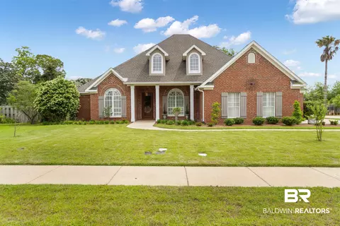 225 Royal Ln, Fairhope, AL 36532
